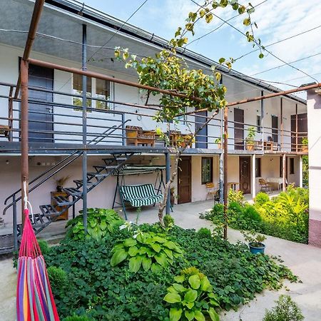 The Kiwi House Hotel Lagodekhi Ngoại thất bức ảnh