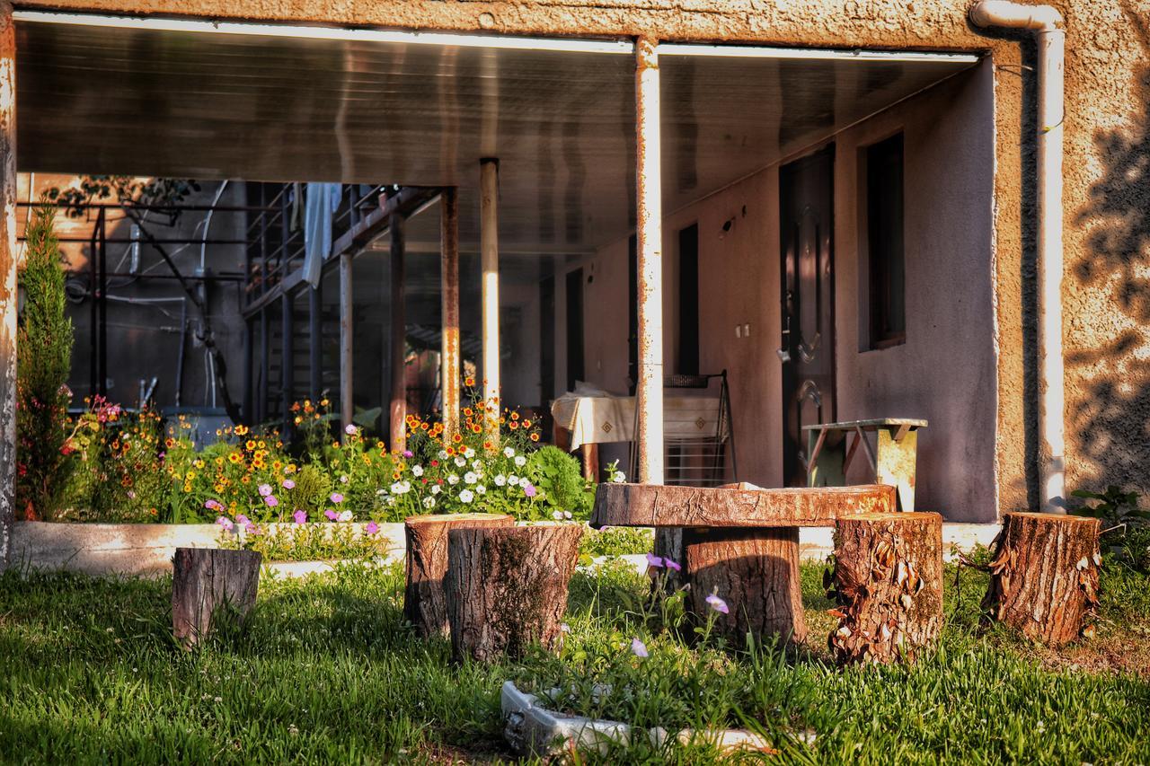 The Kiwi House Hotel Lagodekhi Ngoại thất bức ảnh