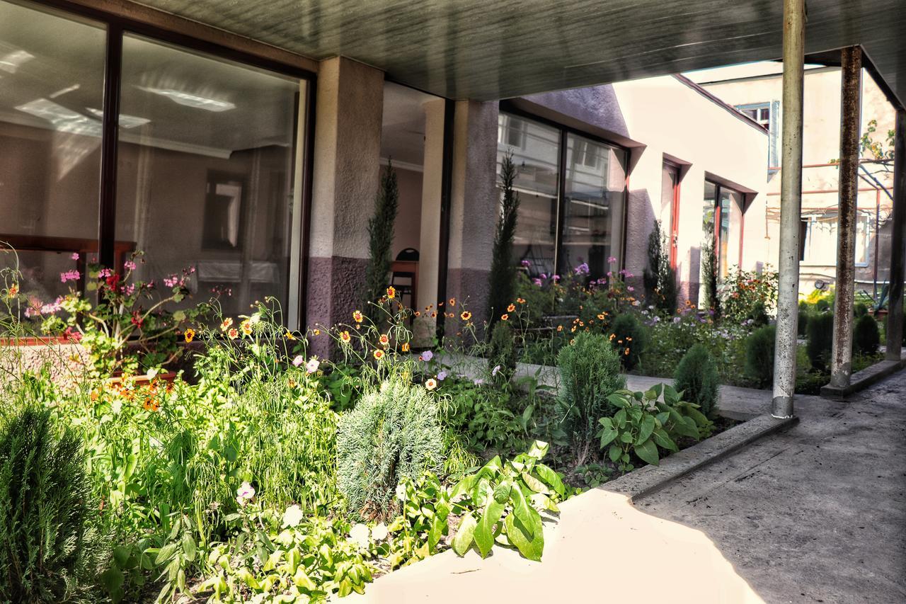 The Kiwi House Hotel Lagodekhi Ngoại thất bức ảnh