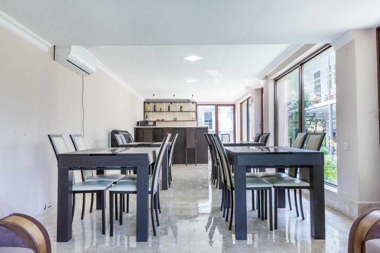 The Kiwi House Hotel Lagodekhi Ngoại thất bức ảnh