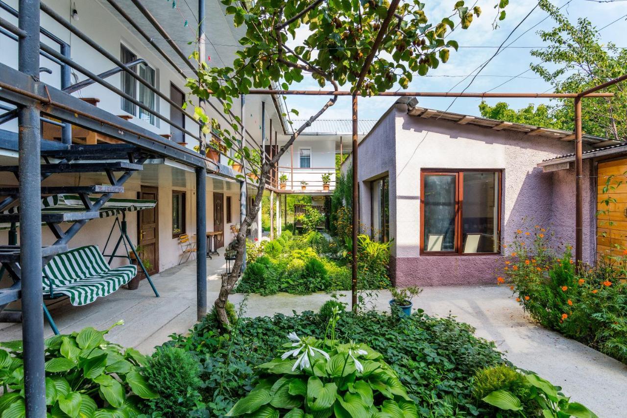 The Kiwi House Hotel Lagodekhi Ngoại thất bức ảnh