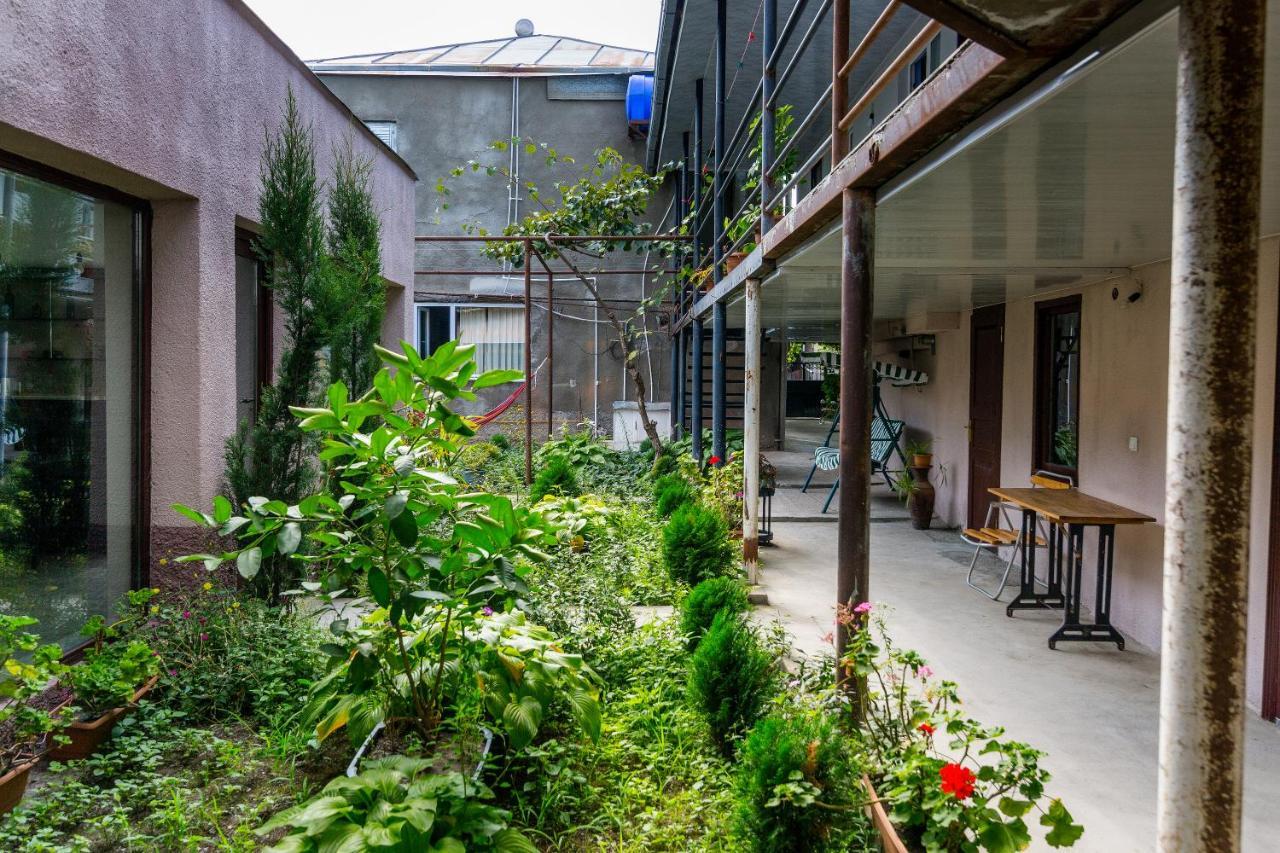 The Kiwi House Hotel Lagodekhi Ngoại thất bức ảnh