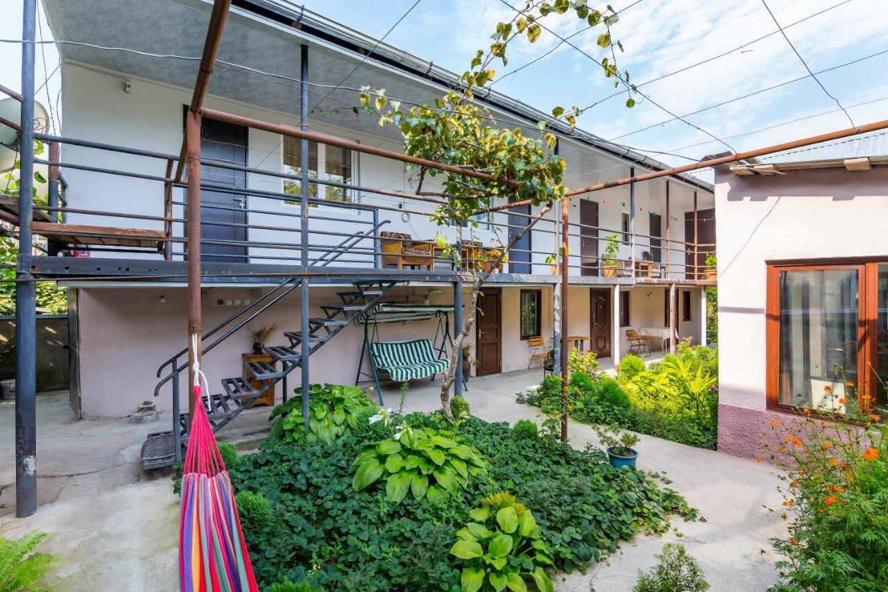 The Kiwi House Hotel Lagodekhi Ngoại thất bức ảnh